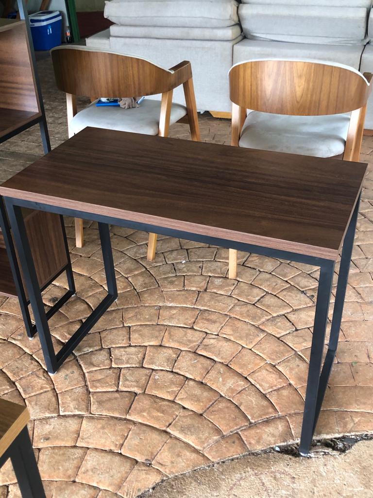 Mesa Artesanal de MDF