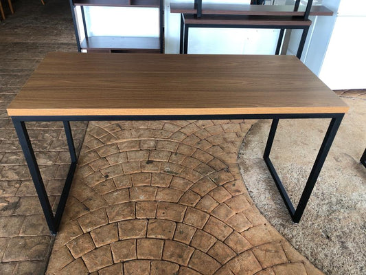 Mesa Artesanal de MDF